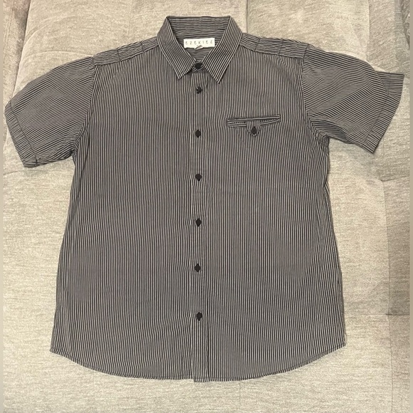 Ezekiel Black & Gray Striped Short Sleeve Button Down Collar Shirt EUC - Picture 2 of 15